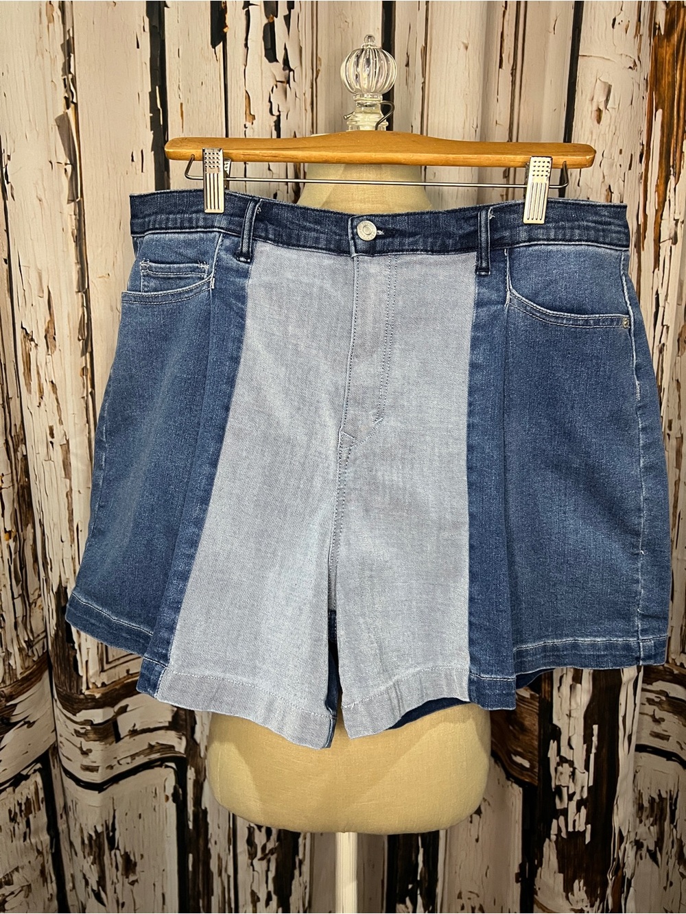 Trend Two-Tone Denim Shorts - Blue